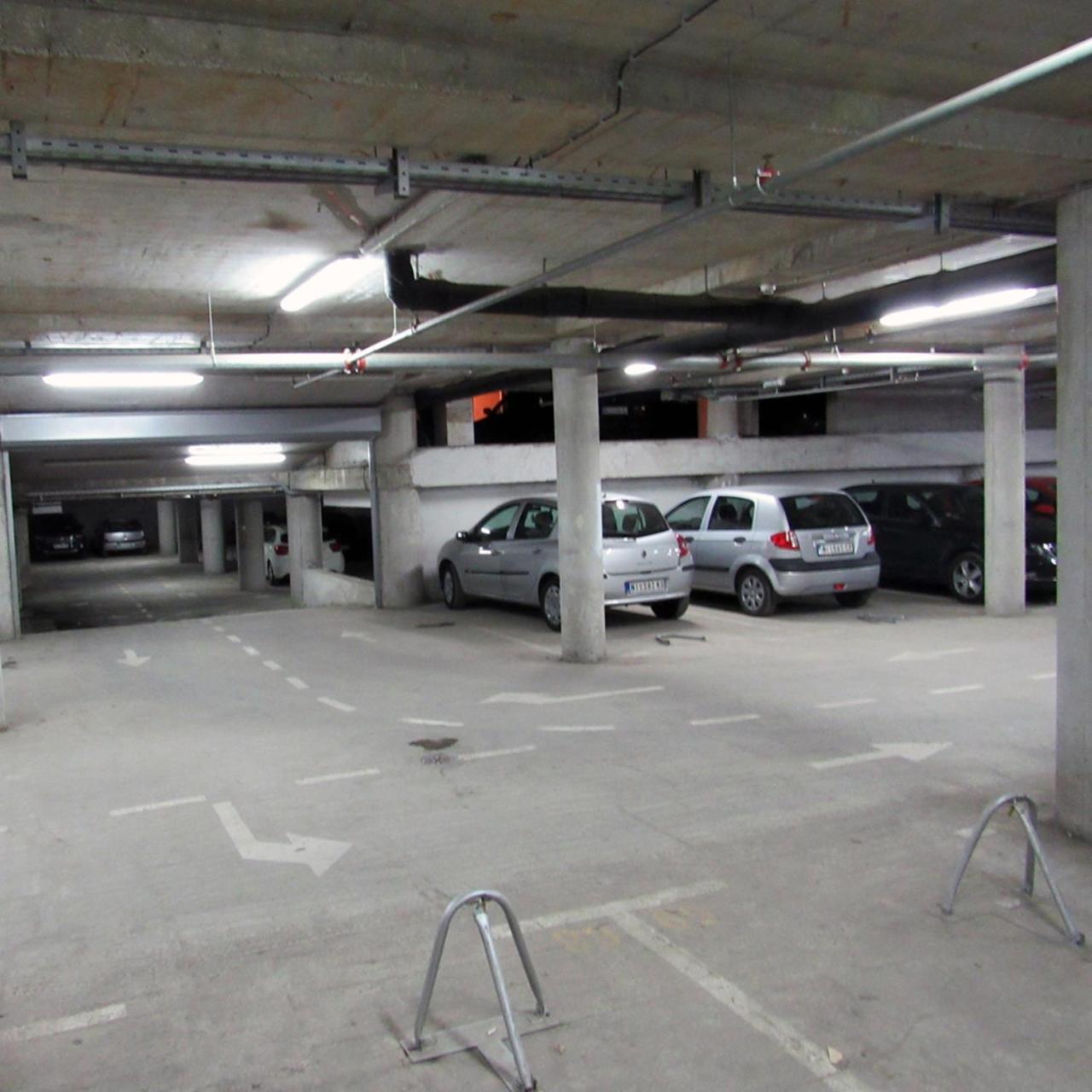 65 Square Meters Designer Apartment In Heart Of City - River View ! Park For Free Ni Εξωτερικό φωτογραφία