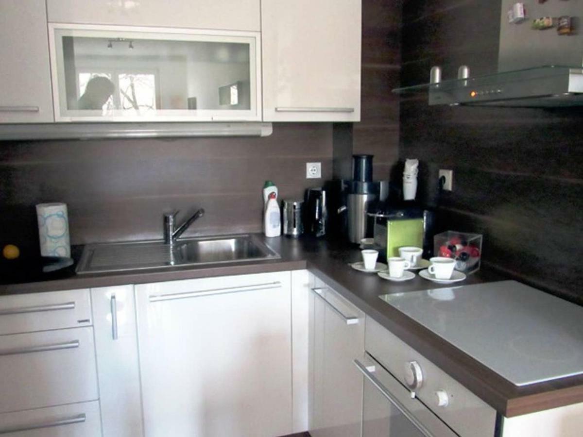 65 Square Meters Designer Apartment In Heart Of City - River View ! Park For Free Ni Εξωτερικό φωτογραφία