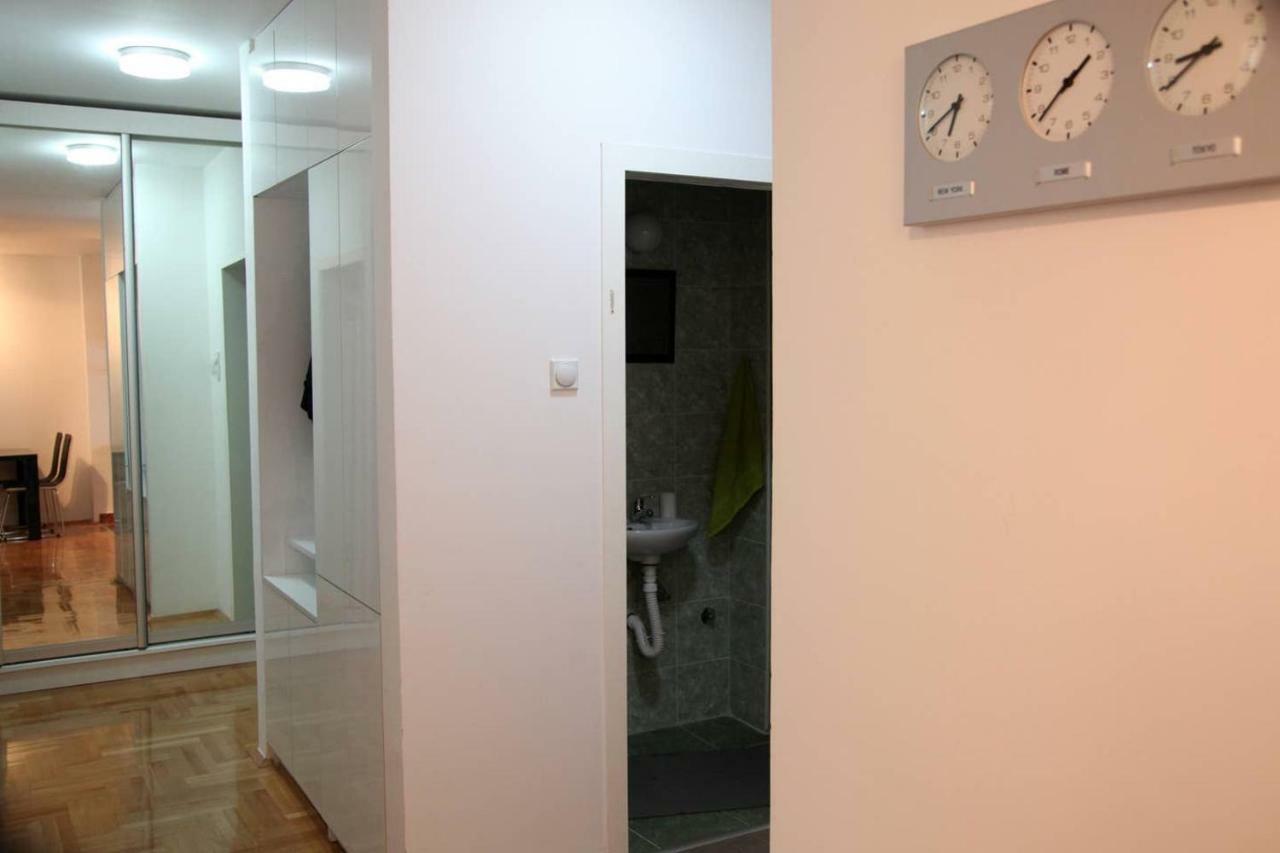 65 Square Meters Designer Apartment In Heart Of City - River View ! Park For Free Ni Εξωτερικό φωτογραφία