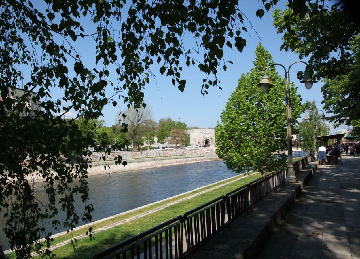 65 Square Meters Designer Apartment In Heart Of City - River View ! Park For Free Ni Εξωτερικό φωτογραφία