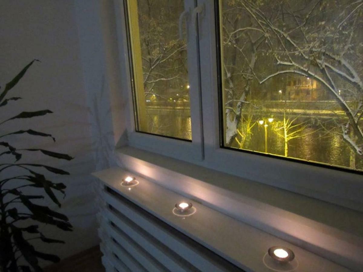 65 Square Meters Designer Apartment In Heart Of City - River View ! Park For Free Ni Εξωτερικό φωτογραφία